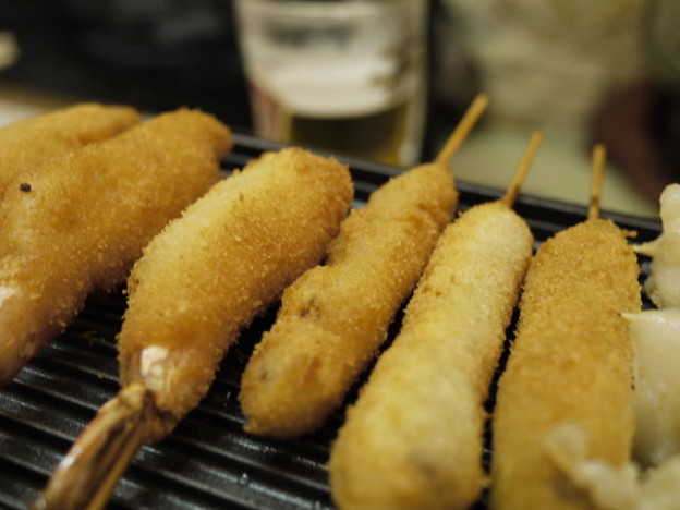 大阪新世界元祖「串かつ」！「安い・美味い・早い」の大人気の名店「串かつだるま」が道頓堀でも味わえる！