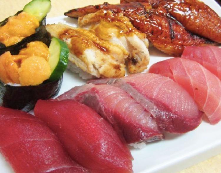 並んでも食べる価値有り！大トロ・鰻など、自慢の大きくて新鮮なネタと抜群の味とコスパで大人気の大阪天満の寿司「春駒」をご紹介！