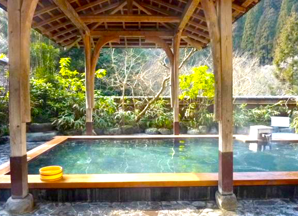 京都の人気日帰り温泉「くらま温泉」！四季を感じながら山々に囲まれた露天風呂で贅沢な時間を堪能しよう！