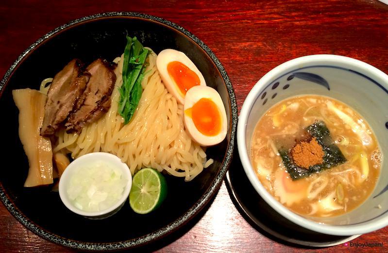 豚頭と魚介のWスープは必見！大阪「つけ麺みさわ福島本店」のすだちの香りとスープが見事にマッチする特製つけ麺を食す！