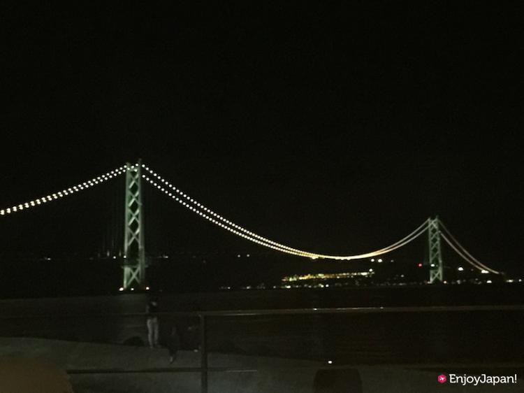 スターバックスコーヒー神戸西舞子からの明石海峡大橋の夜景